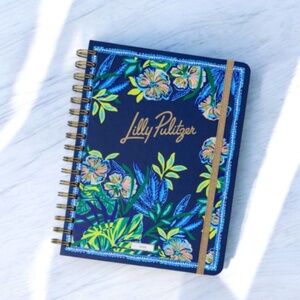 Lilly Pulitzer Large Planner 2025 "The Hottest Spot in Navy" Weekly Agenda
